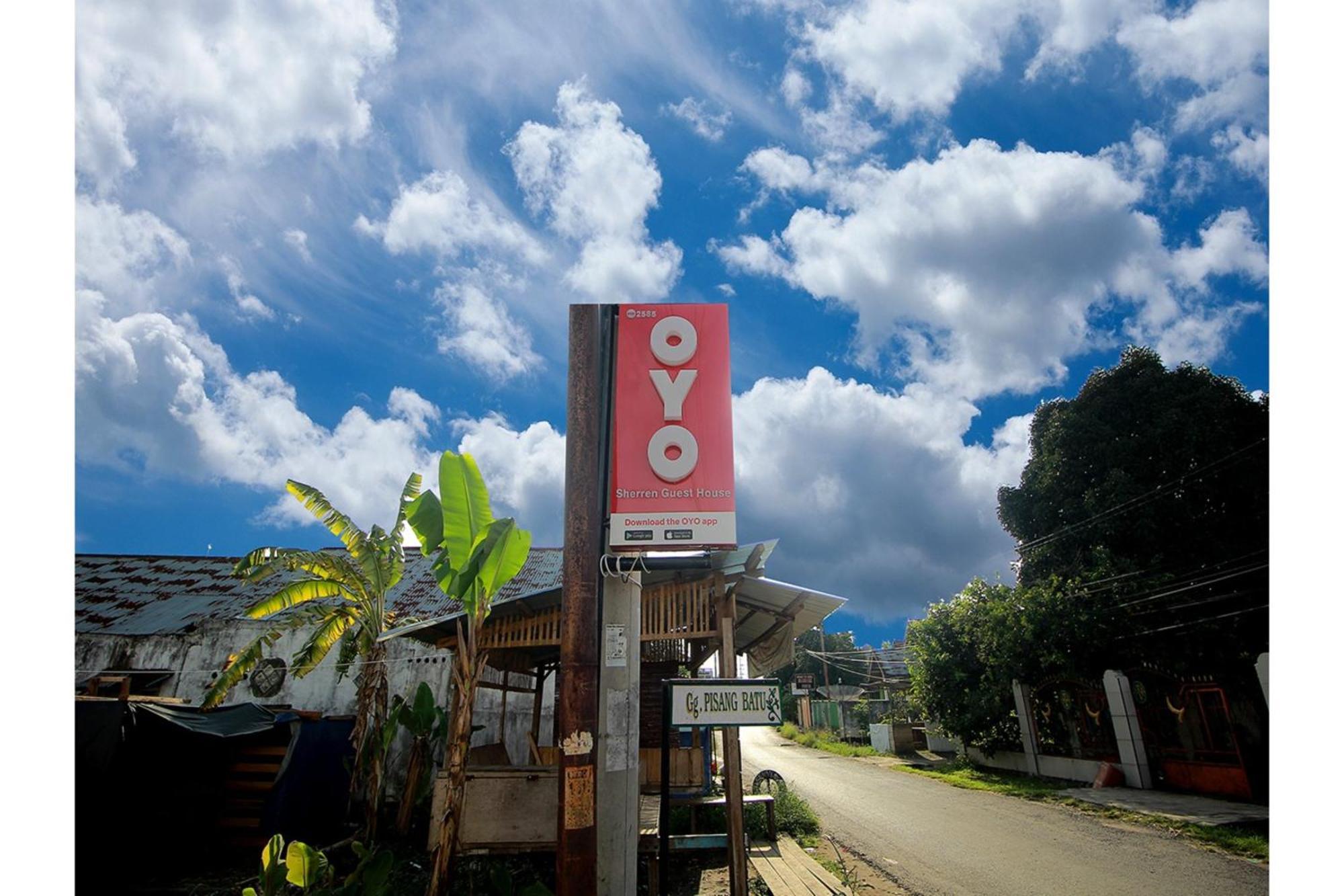 OYO 2585 Sherren Guest House Lubuklinggau Exterior foto